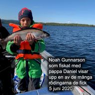 Noah som fiskat med sin pappa Daniel Gunnarsson_5 
